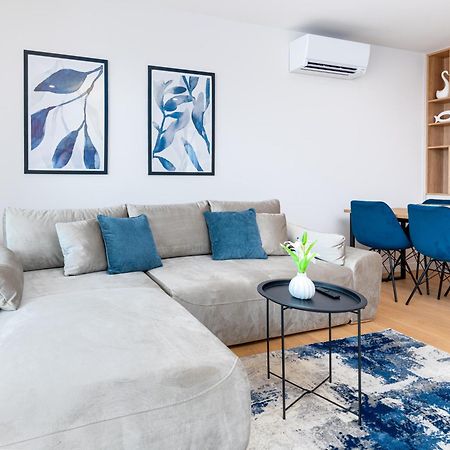 Luxury Adria Sea City & Mountain View Apartment Макарска Екстериор снимка