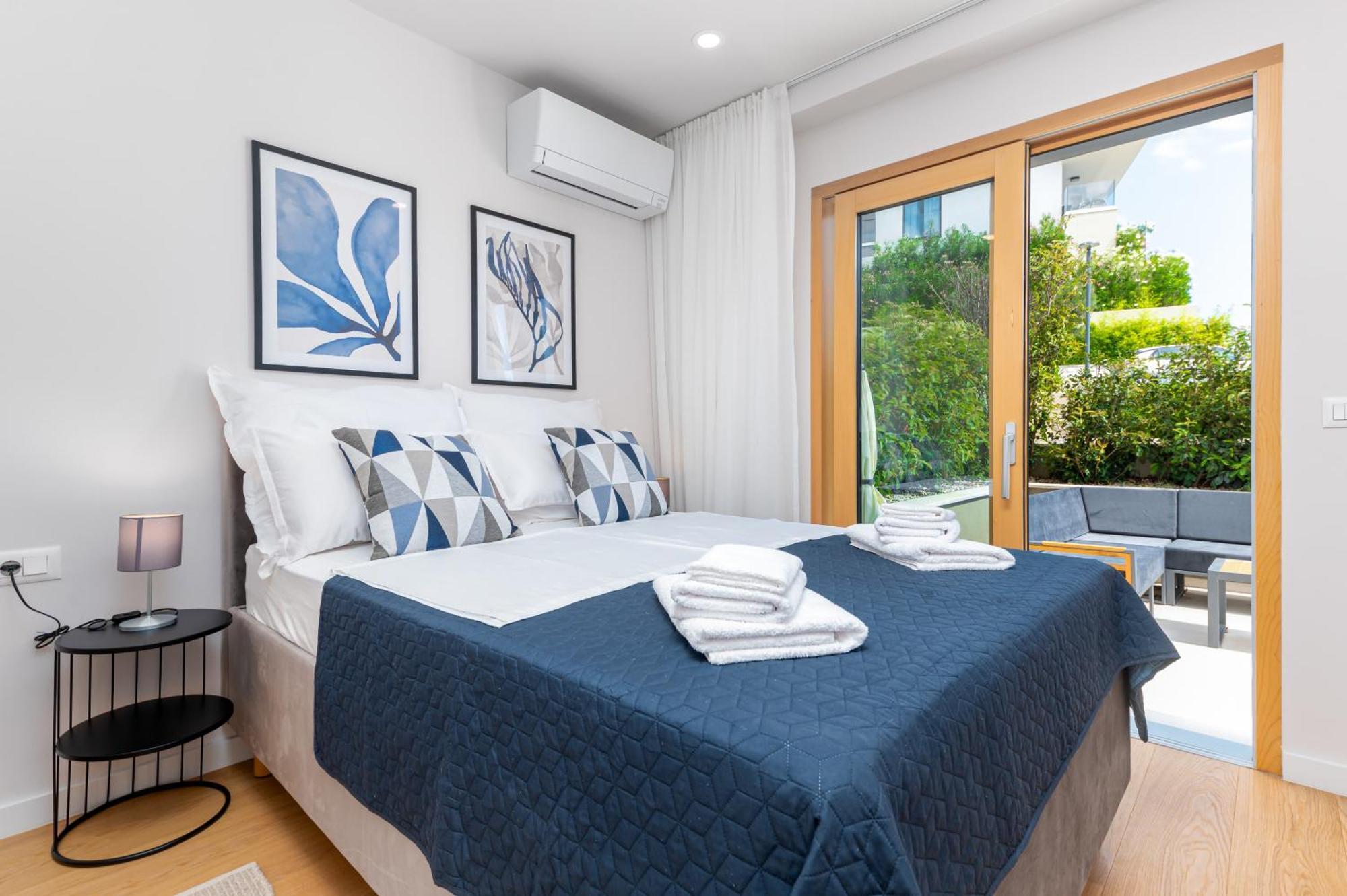 Luxury Adria Sea City & Mountain View Apartment Макарска Екстериор снимка
