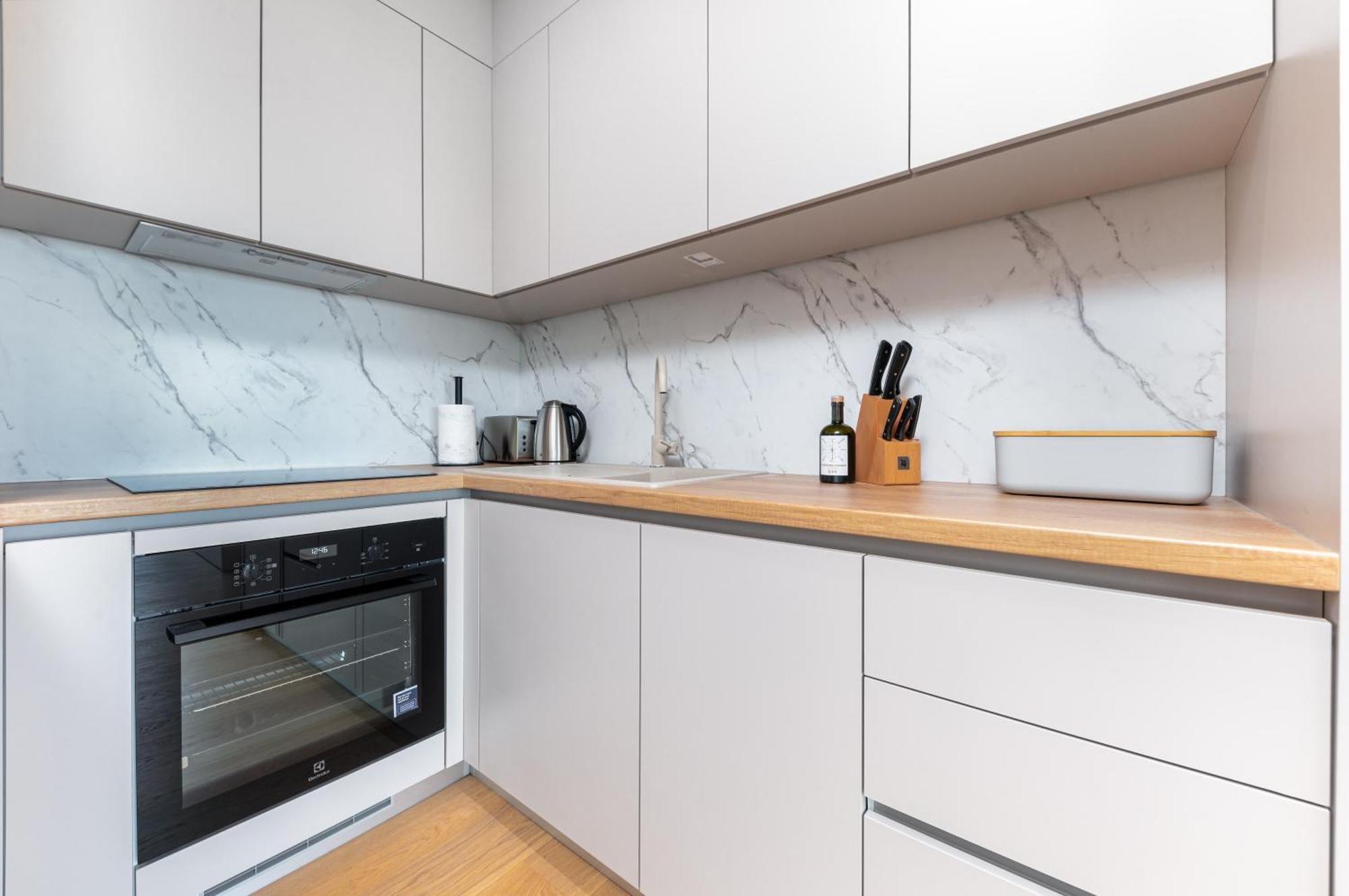 Luxury Adria Sea City & Mountain View Apartment Макарска Екстериор снимка