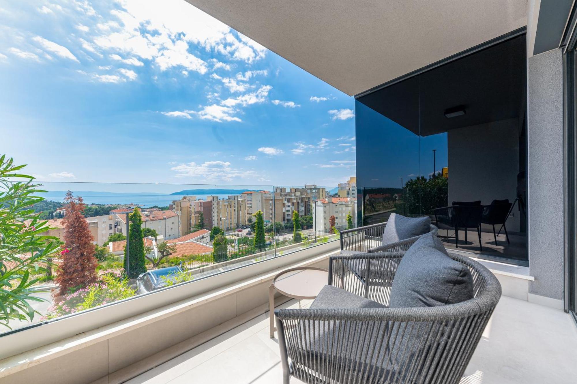 Luxury Adria Sea City & Mountain View Apartment Макарска Екстериор снимка