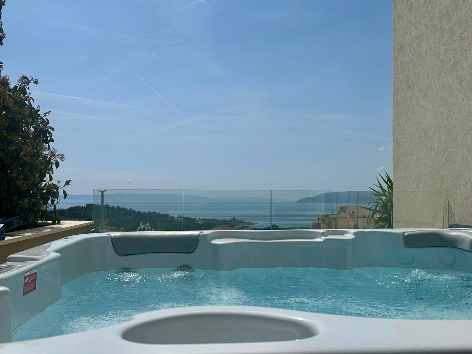 Luxury Adria Sea City & Mountain View Apartment Макарска Екстериор снимка